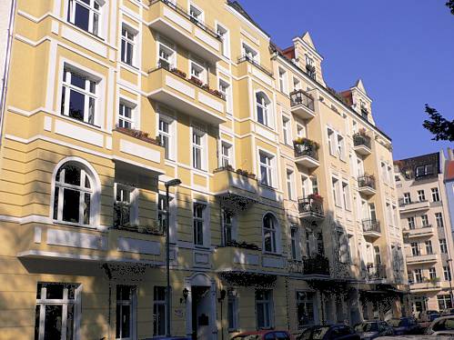 Wohn- und Geschäftshäuser in Berlin-Friedrichshain Gebaut um 1900, Sanierung 1998 / Umwandlung in Wohnungseigentum